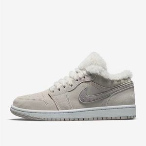 Women’s Nike Air Jordan 1 Low SE size 7